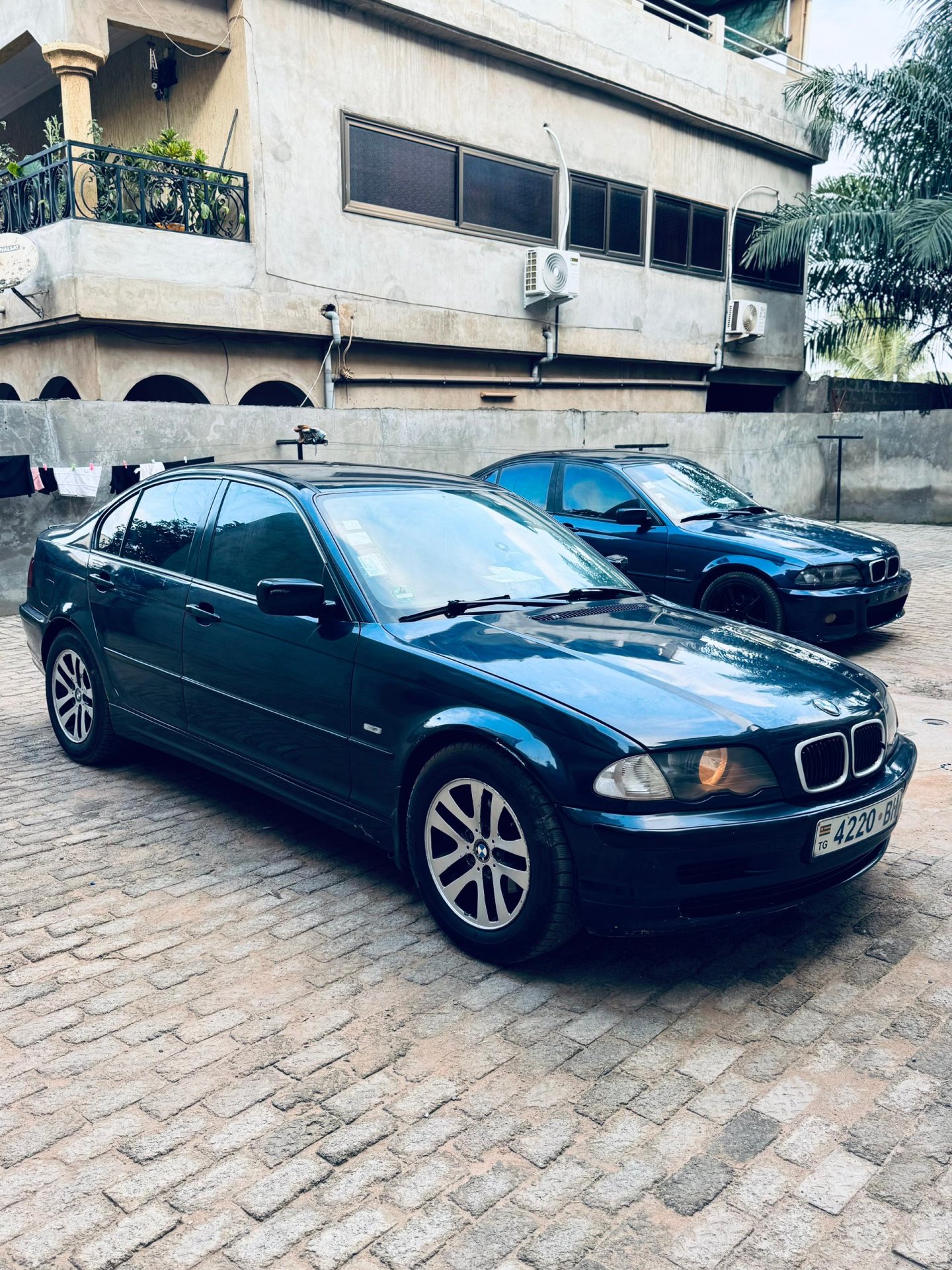 Vignette 4 : BMW noire clean