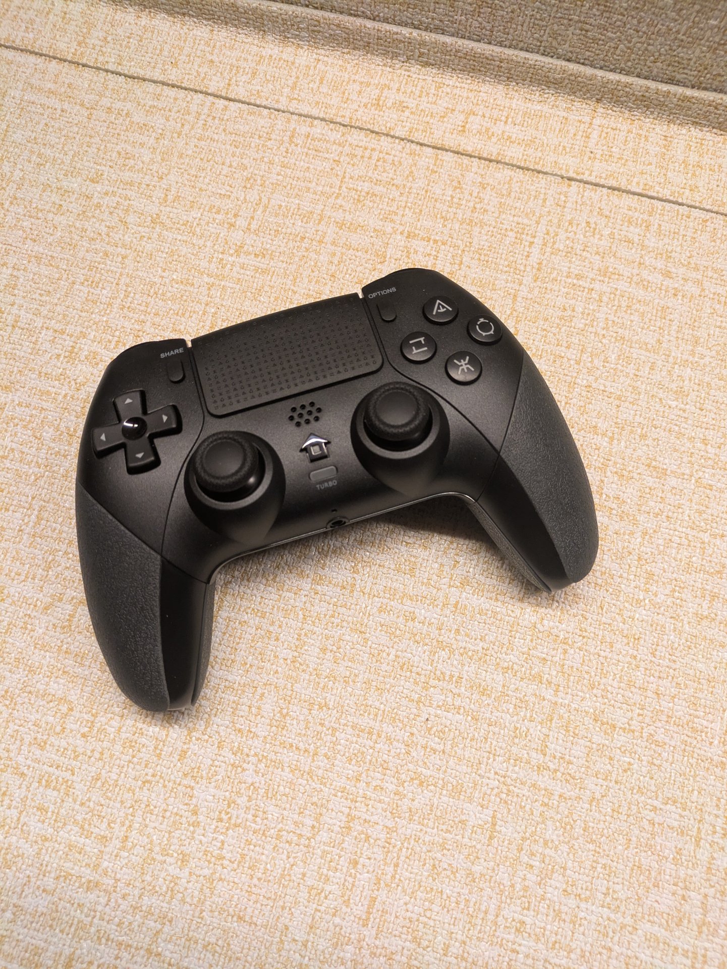 Vignette 2 : Manette compatible PS4