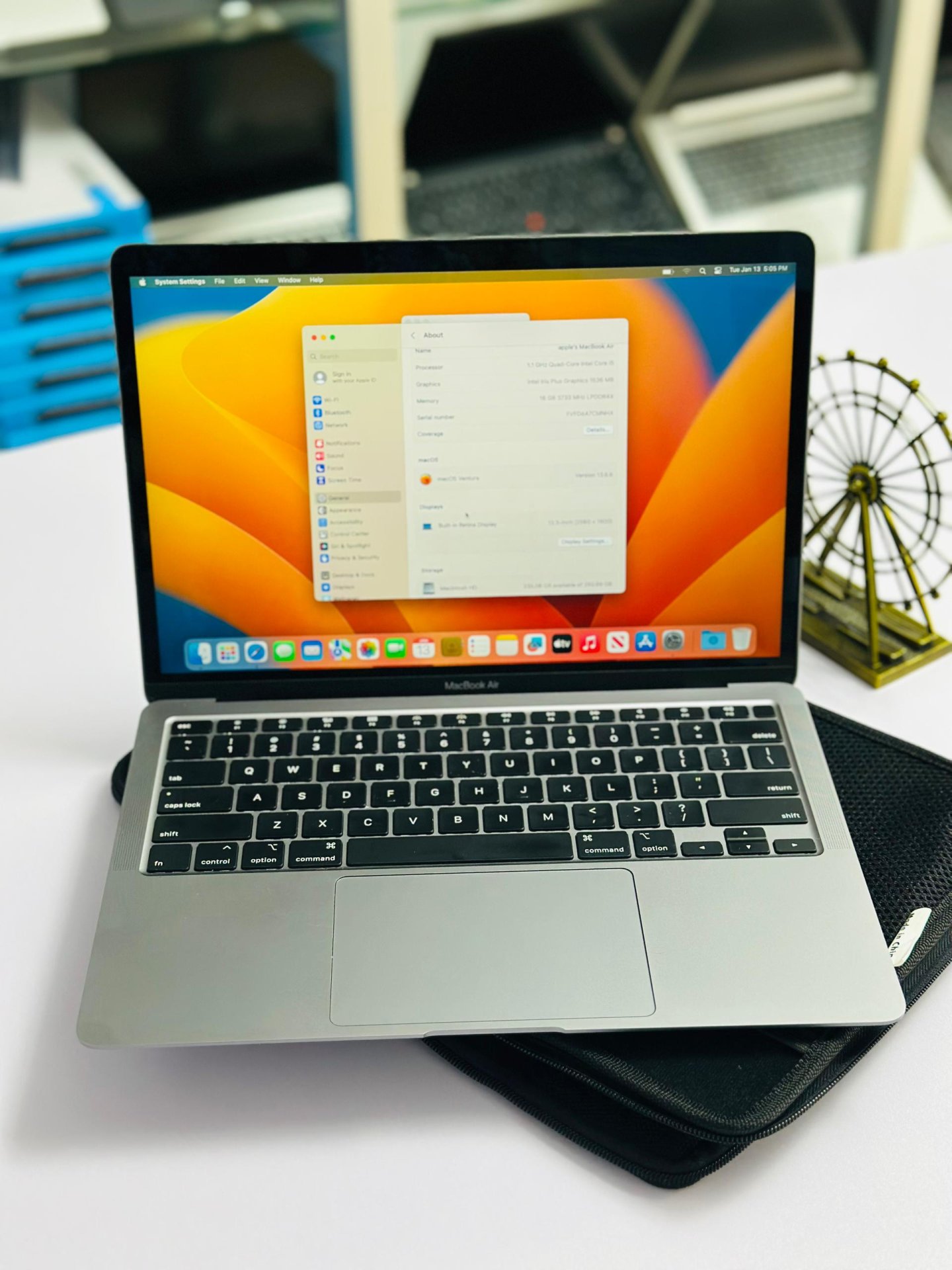 Vignette 2 : MACBOOK AIR 2020 Core i5 16Go RAM SSD 256Go État Bien Clean Garantie 1 Mois