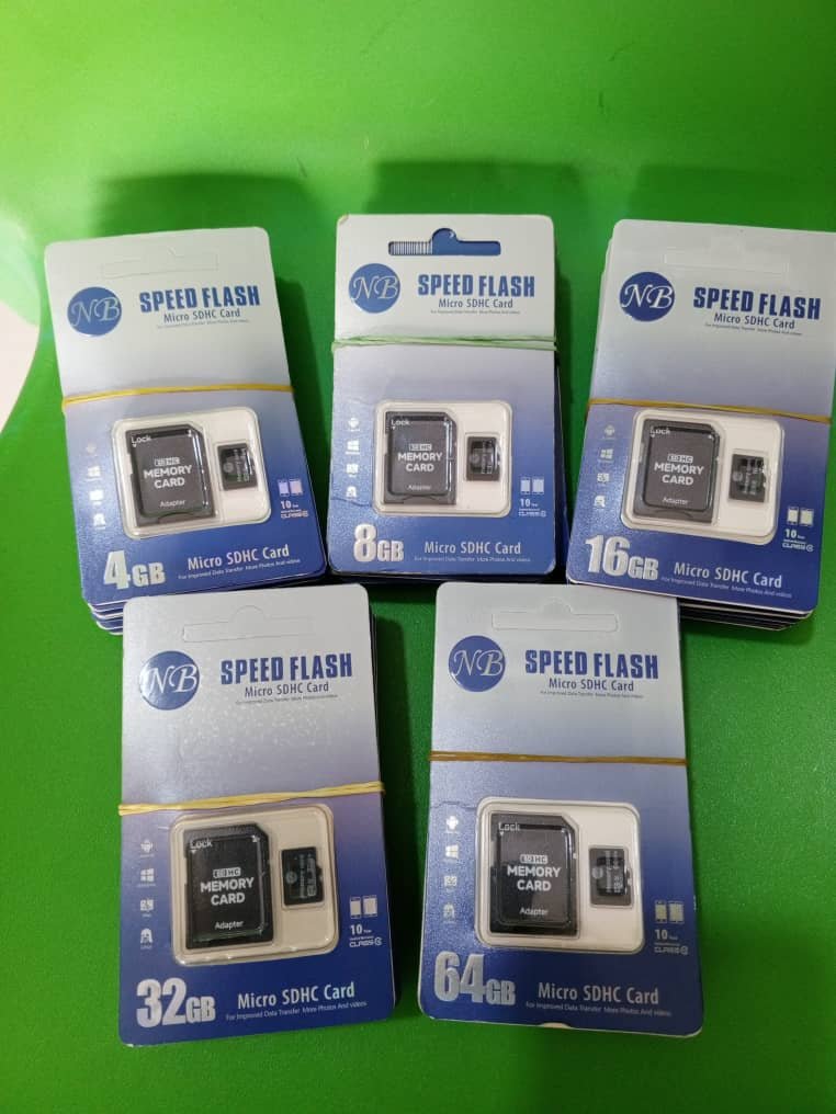 Vignette 2 : Clé USB et carte mémoire