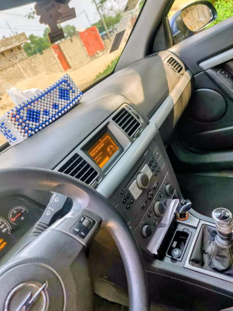 Vignette 4 : Opel Vectra 2009