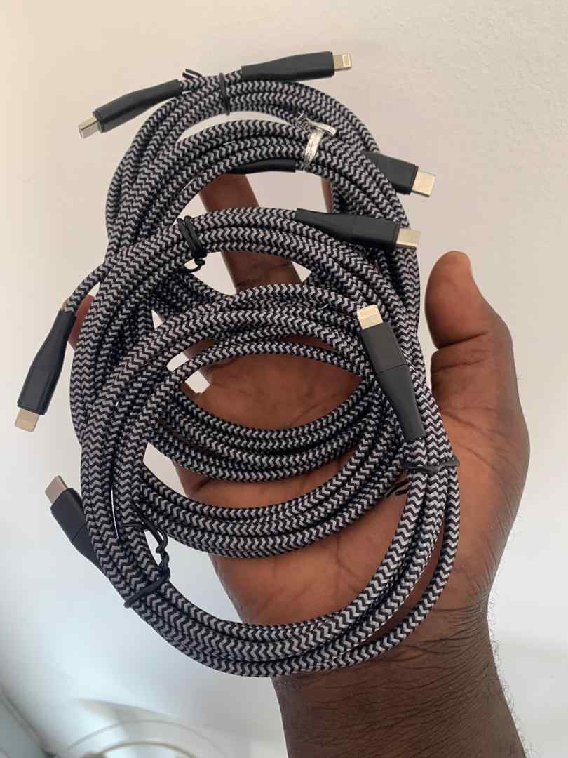 Vignette 2 : Câble type C iPhone 2 mètre