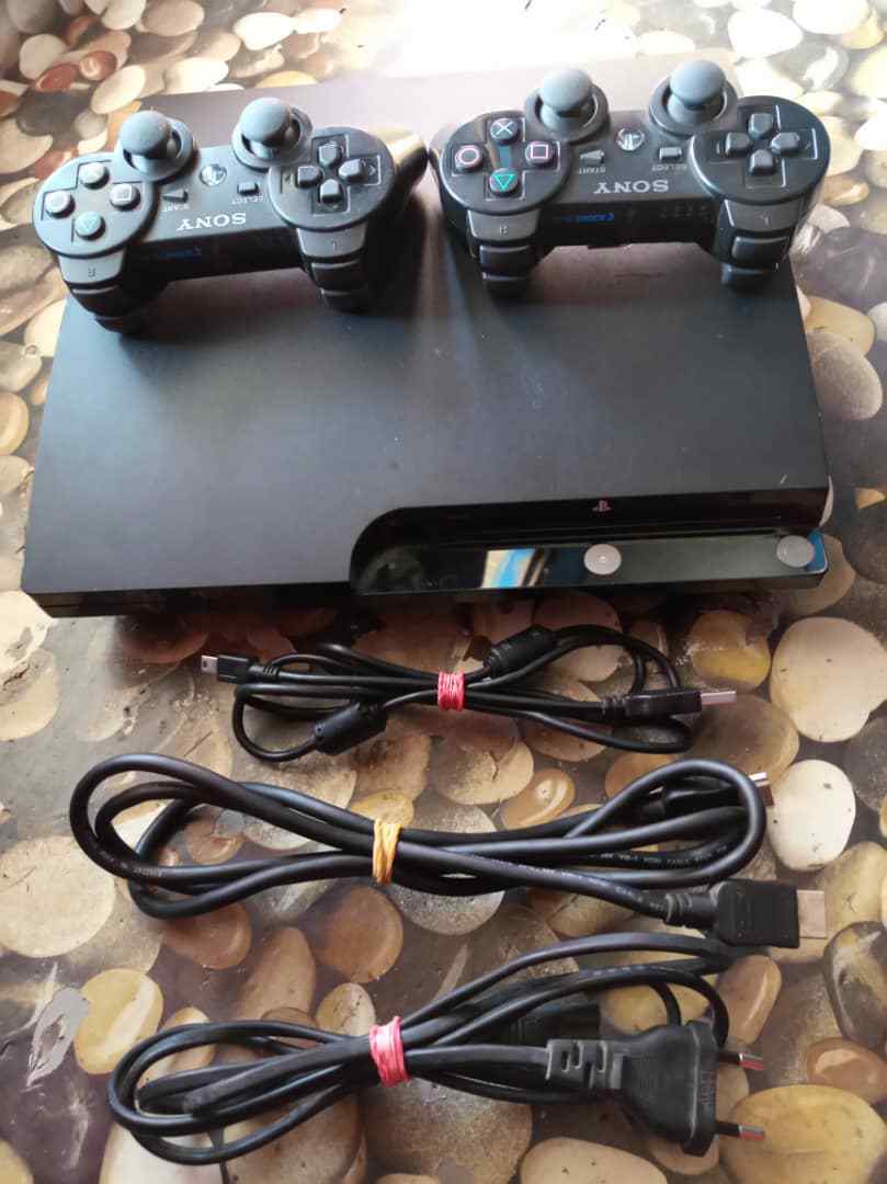 Vignette 2 : Console de jeu PlayStation 3 PS3