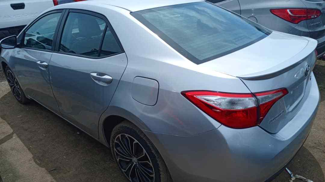 Vignette 4 : Toyota Corolla verso année 2017