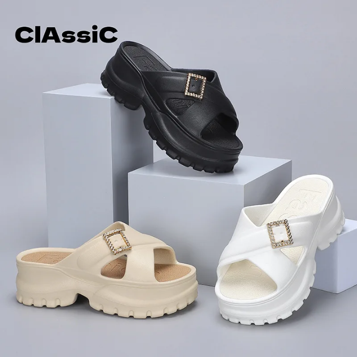Vignette 5 : Chics chaussures et chics bracelets pour femme 😍