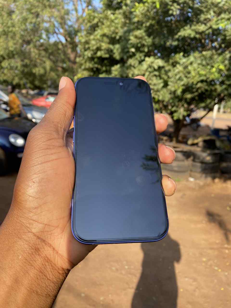 Vignette 4 : iPhone 16 Bleu